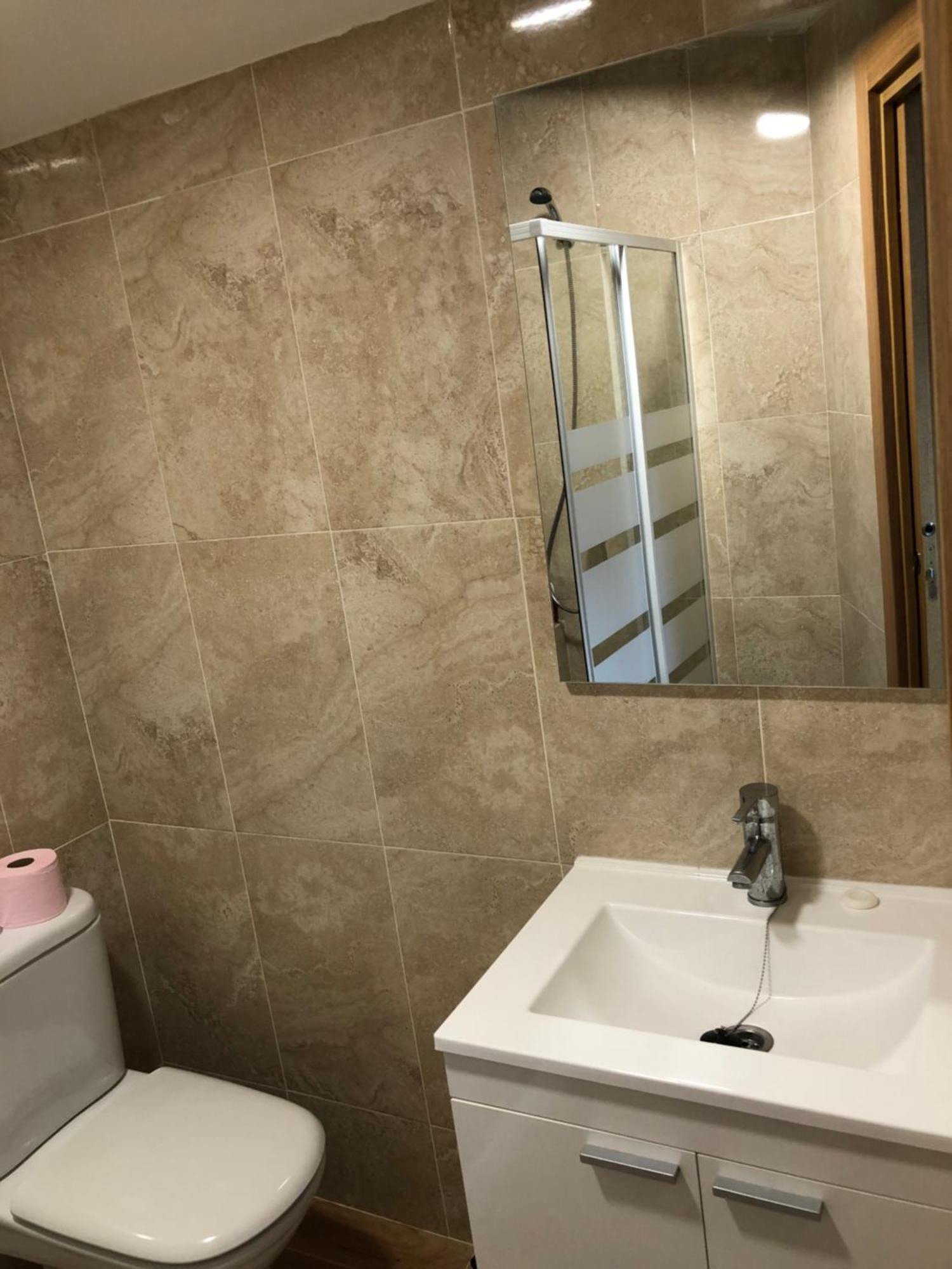 Habitacion Con Cocina Y Bano بلباو المظهر الخارجي الصورة