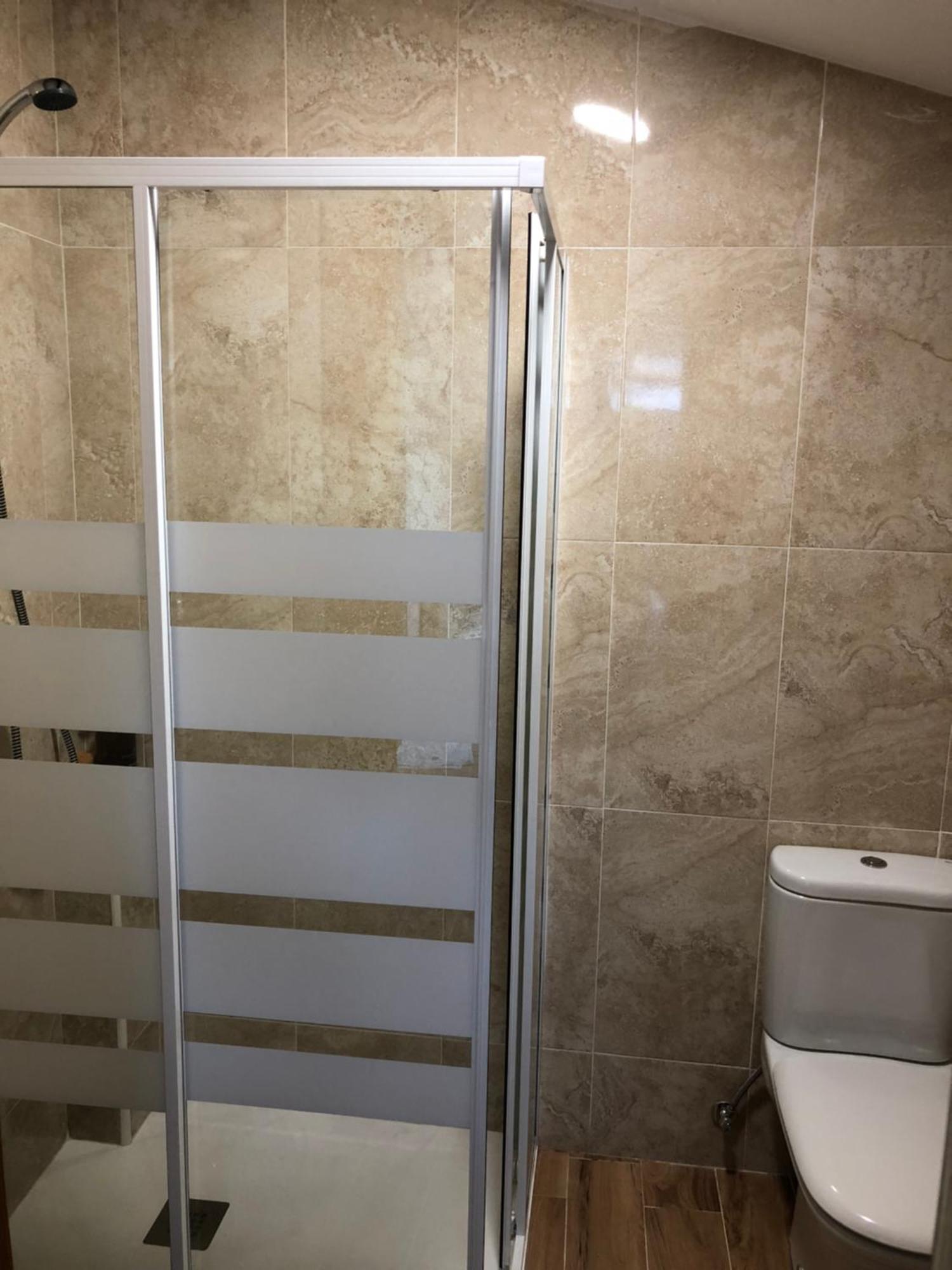 Habitacion Con Cocina Y Bano بلباو المظهر الخارجي الصورة