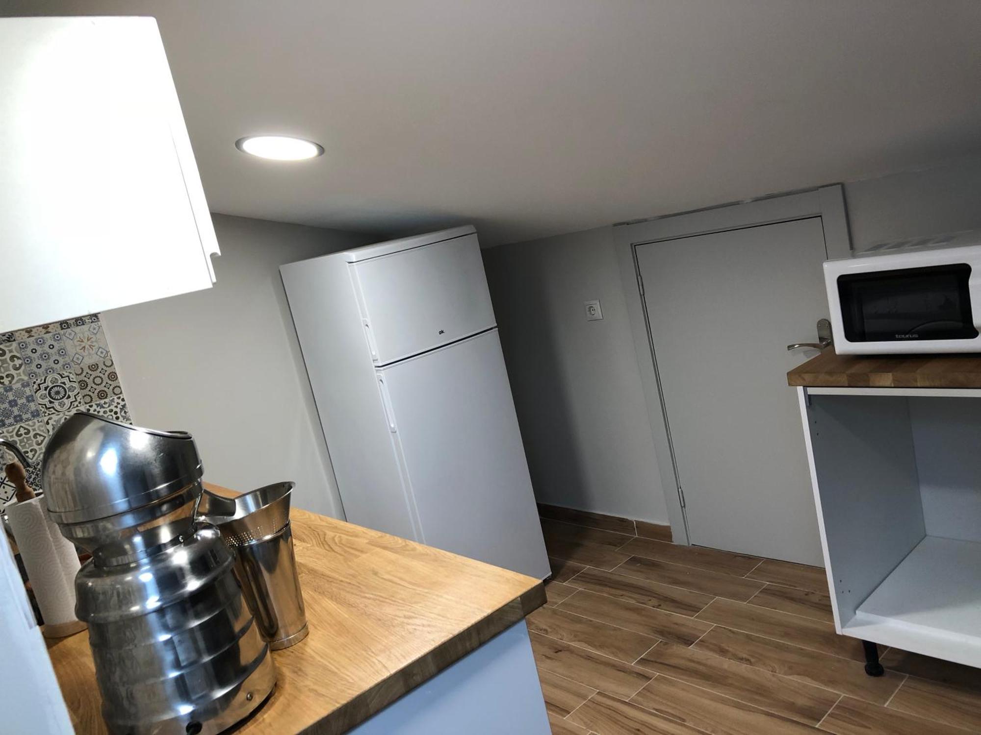 Habitacion Con Cocina Y Bano بلباو المظهر الخارجي الصورة